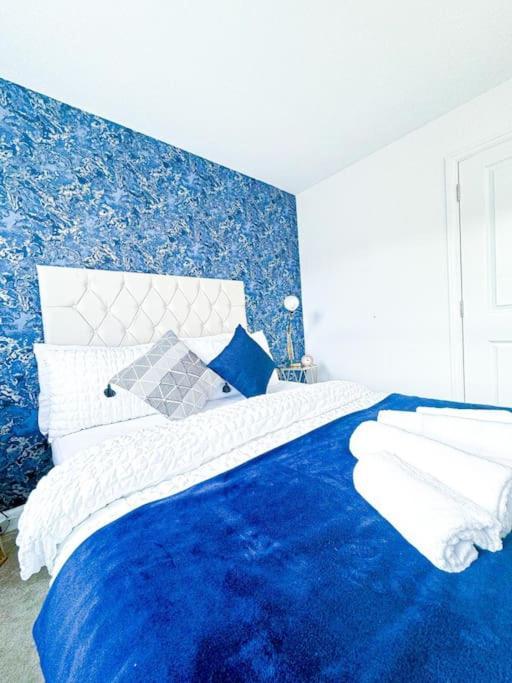 Contractors, Families, Tourists & Groups Welcome Sleeps Upto 9, Garden, Pet Allowed, Parking Included! Μπέρμιγχαμ Εξωτερικό φωτογραφία