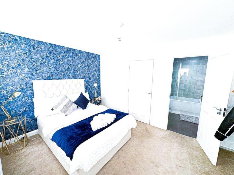 Contractors, Families, Tourists & Groups Welcome Sleeps Upto 9, Garden, Pet Allowed, Parking Included! Μπέρμιγχαμ Εξωτερικό φωτογραφία