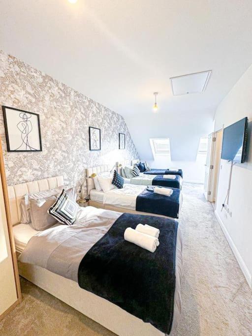 Contractors, Families, Tourists & Groups Welcome Sleeps Upto 9, Garden, Pet Allowed, Parking Included! Μπέρμιγχαμ Εξωτερικό φωτογραφία