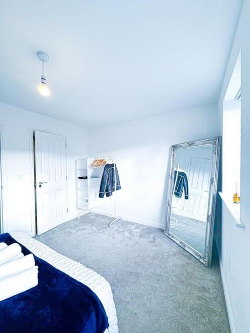 Contractors, Families, Tourists & Groups Welcome Sleeps Upto 9, Garden, Pet Allowed, Parking Included! Μπέρμιγχαμ Εξωτερικό φωτογραφία