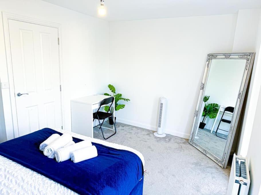 Contractors, Families, Tourists & Groups Welcome Sleeps Upto 9, Garden, Pet Allowed, Parking Included! Μπέρμιγχαμ Εξωτερικό φωτογραφία