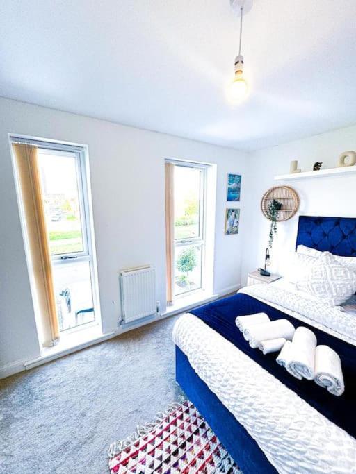 Contractors, Families, Tourists & Groups Welcome Sleeps Upto 9, Garden, Pet Allowed, Parking Included! Μπέρμιγχαμ Εξωτερικό φωτογραφία